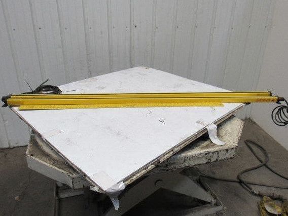 STI MiniSafe-B MS4364B-2 Safety Light Curtain Receiver & Transmitter Set 64"