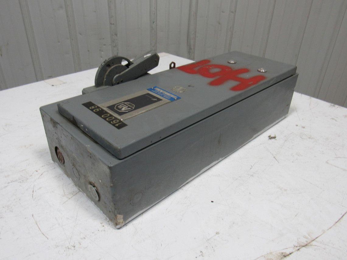 Allen Bradley 712-AAB24 240/480V 5Hp Combination Starter Disconnect 120V Coil