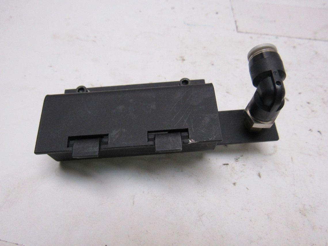 AGFA SE+79624002 6K6EV Bracket And Suction Cup Assembly