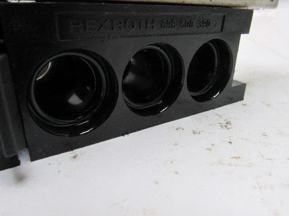 Rexroth R432016670 5/3 Position Closed Center Solenoid Operated Valve 120V Coil