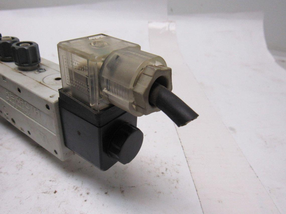 Rexroth R432016668 5/3 Position Exhaust Center Solenoid Valve 110V Coil
