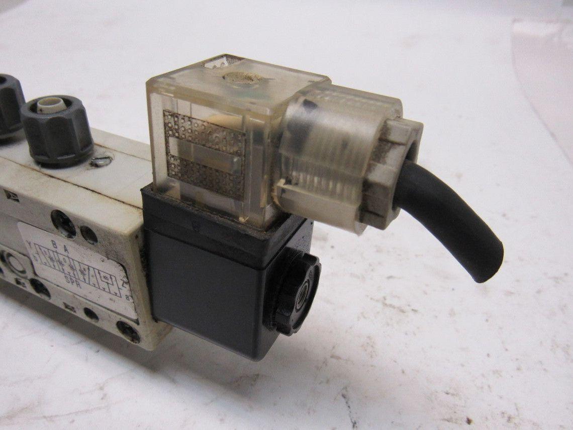 Rexroth R432016668 5/3 Position Exhaust Center Solenoid Valve 110V Coil