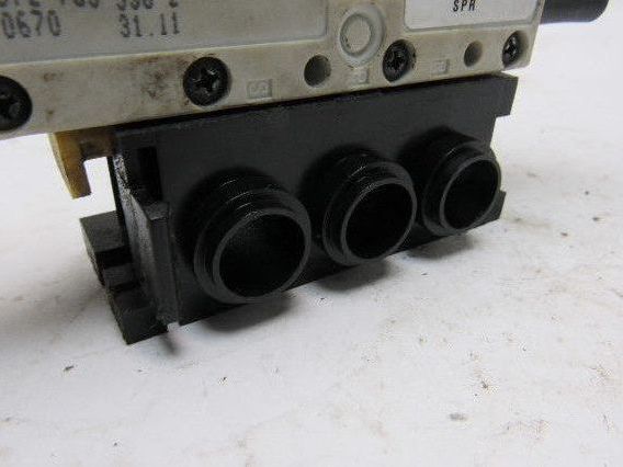 Rexroth R432016670 5/3 Position Closed Center Solenoid Control Valve 120V Coil