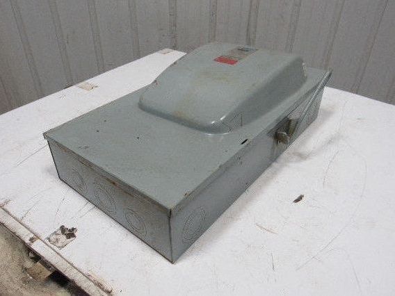 Crouse Hinds DF424A 200A 240V 3Ph 50HP Max Fusible Mechanical Disconnect