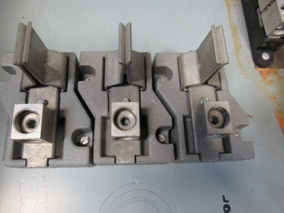 Crouse Hinds DF424A 200A 240V 3Ph 50HP Max Fusible Mechanical Disconnect