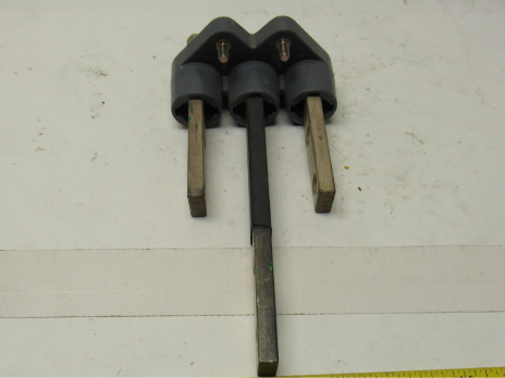 Cutler Hammer 1482D11G04 Circuit Breaker Adapter Rear Adapter Bus Assembly