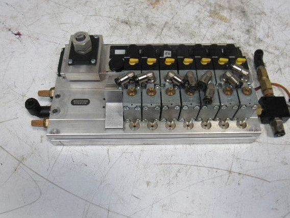 Rexroth 5777060220 5/2 Single Solenoid Valve Bank Manifold 24VDC Coil