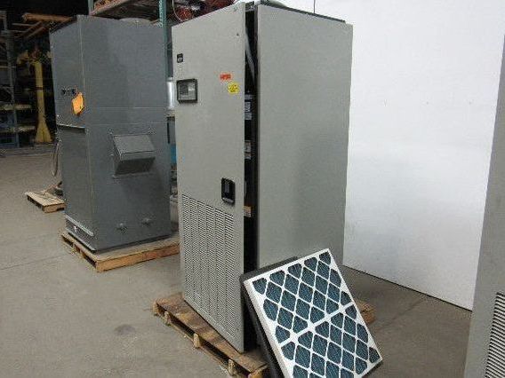 Libert BU071WGAGS060272 Liebert Upflow liquid Cooled AC 460v 3Ph