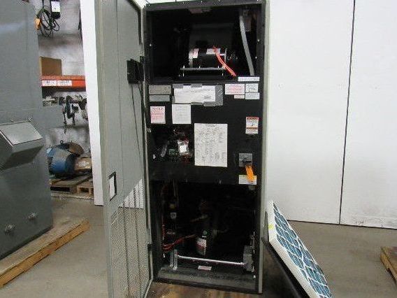 Libert BU071WGAGS060272 Liebert Upflow liquid Cooled AC 460v 3Ph
