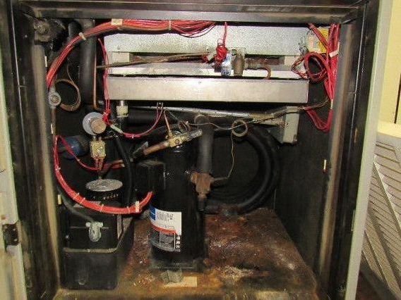 Liebert BU071WAA Liebert Upflow liquid Cooled AC 460v 3Ph