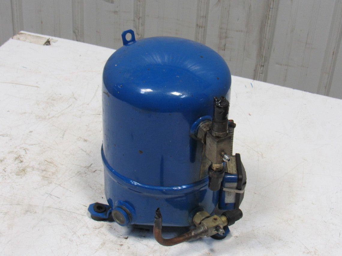 Man
Maneurop MTE36JG4D 460V 50/60Hz Refrigerated Reciprocating Compressor
