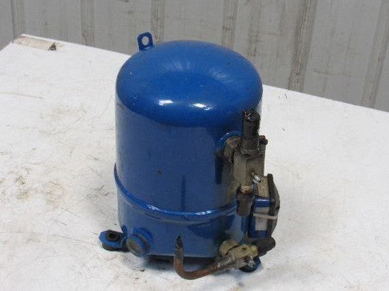 Man
Maneurop MTE36JG4D 460V 50/60Hz Refrigerated Reciprocating Compressor