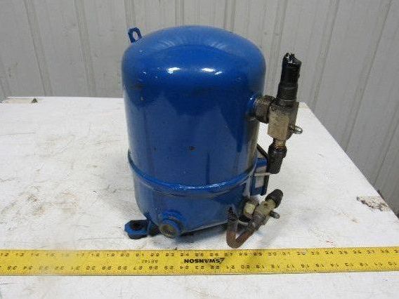 Man
Maneurop MTE36JG4D 460V 50/60Hz Refrigerated Reciprocating Compressor