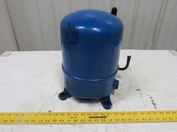 Man
Maneurop MTE36JG4D 460V 50/60Hz Refrigerated Reciprocating Compressor