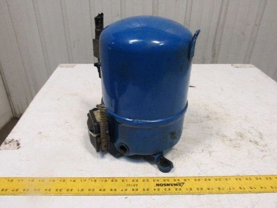 Man
Maneurop MTE36JG4D 460V 50/60Hz Refrigerated Reciprocating Compressor