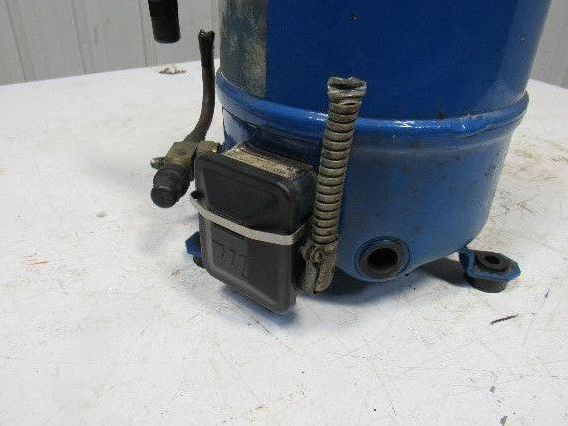 Man
Maneurop MTE36JG4D 460V 50/60Hz Refrigerated Reciprocating Compressor