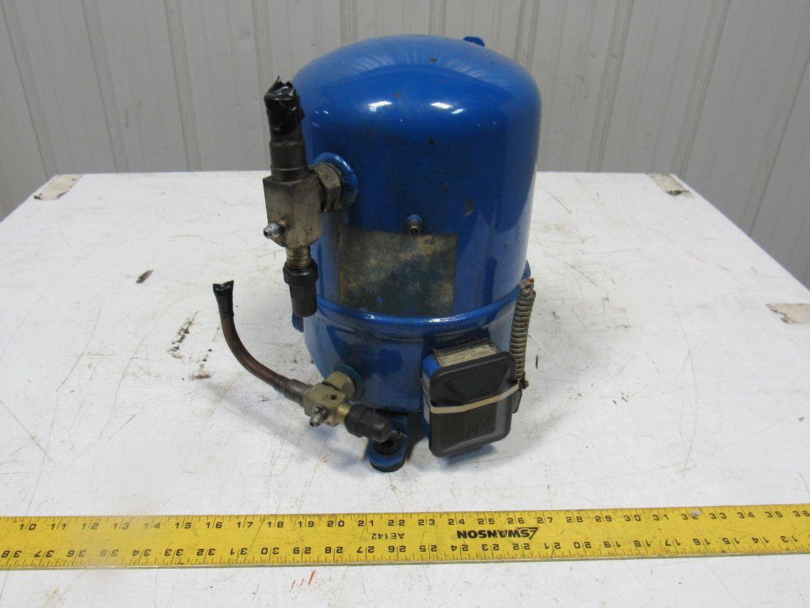 Man
Maneurop MTE36JG4D 460V 50/60Hz Refrigerated Reciprocating Compressor