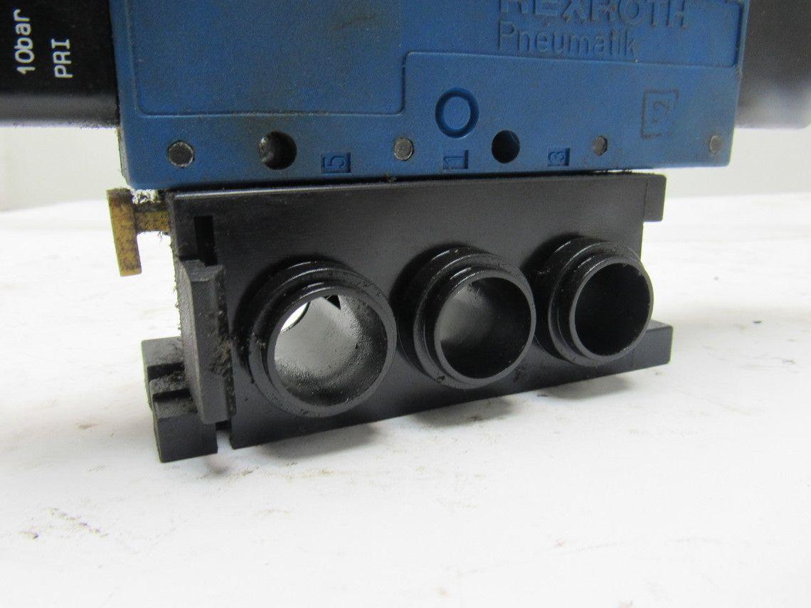 Rexroth PW67707-1 Pneumatic Valve 24VDC Coil W/Manifold Block