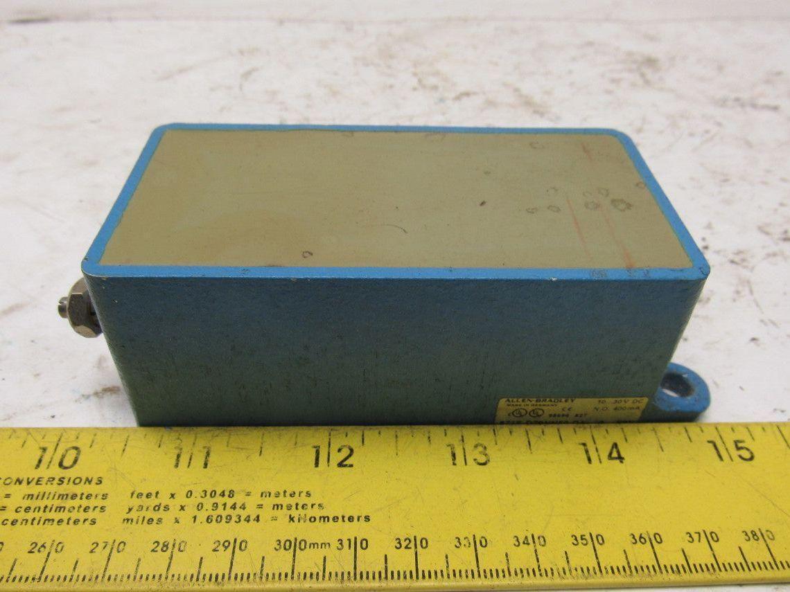 Allen Bradley Photo Switch 871F-D70NN50-D4 A Photo Switch 10-30VDC N.O. 400mA