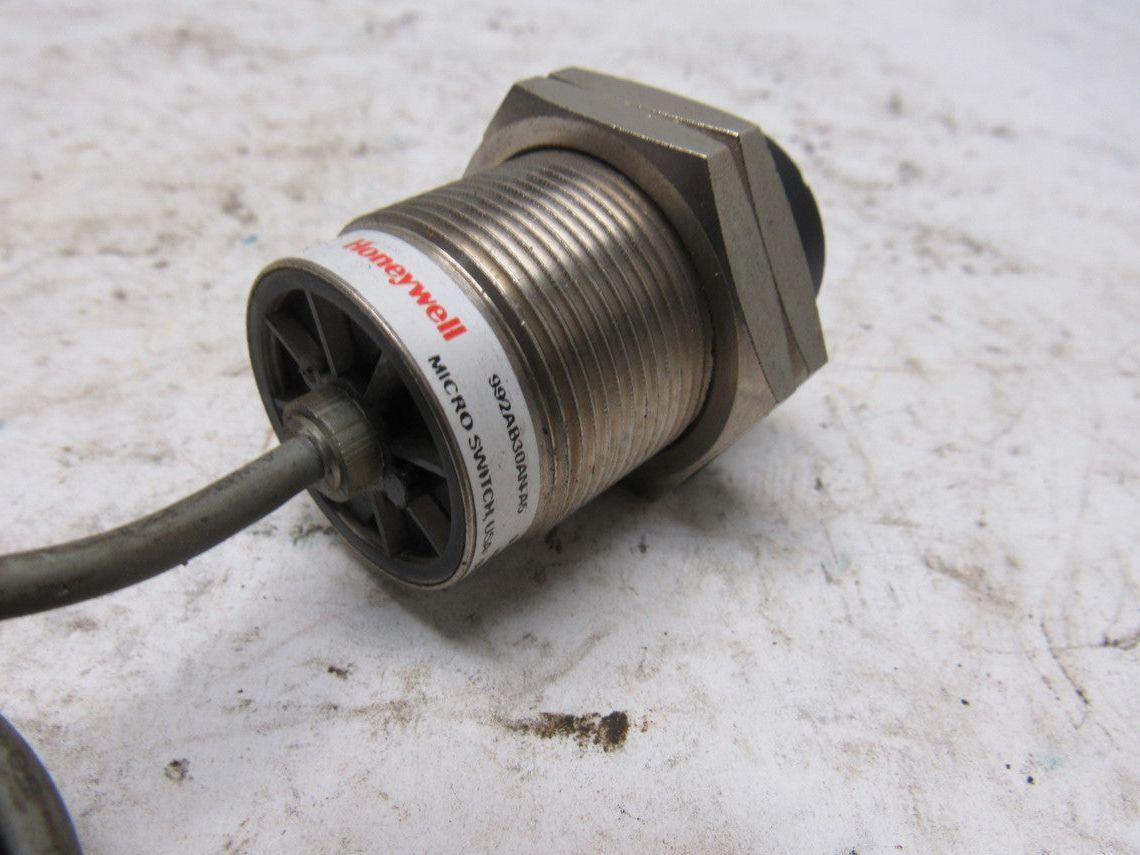 Honeywell 992AB30ANA5 Inductive Proximity Sensor