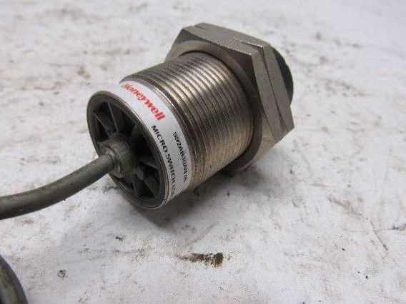 Honeywell 992AB30ANA5 Inductive Proximity Sensor
