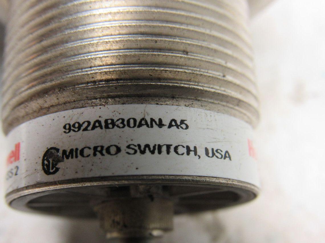 Honeywell 992AB30ANA5 Inductive Proximity Sensor
