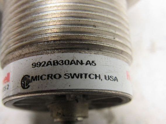Honeywell 992AB30ANA5 Inductive Proximity Sensor