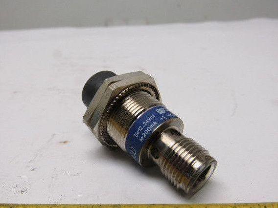 Telemecanique XS2 N18PA340D Inductive Proximity Switch 12-24VDC