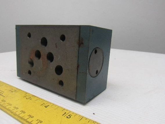 Bosch 0 811 020 027 4500 PSI Check Valve Block