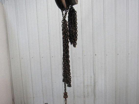 CM 1 Ton Manual Chain Fall Hoist 2000 Lbs. 28' Travel 17' Pendant Chain