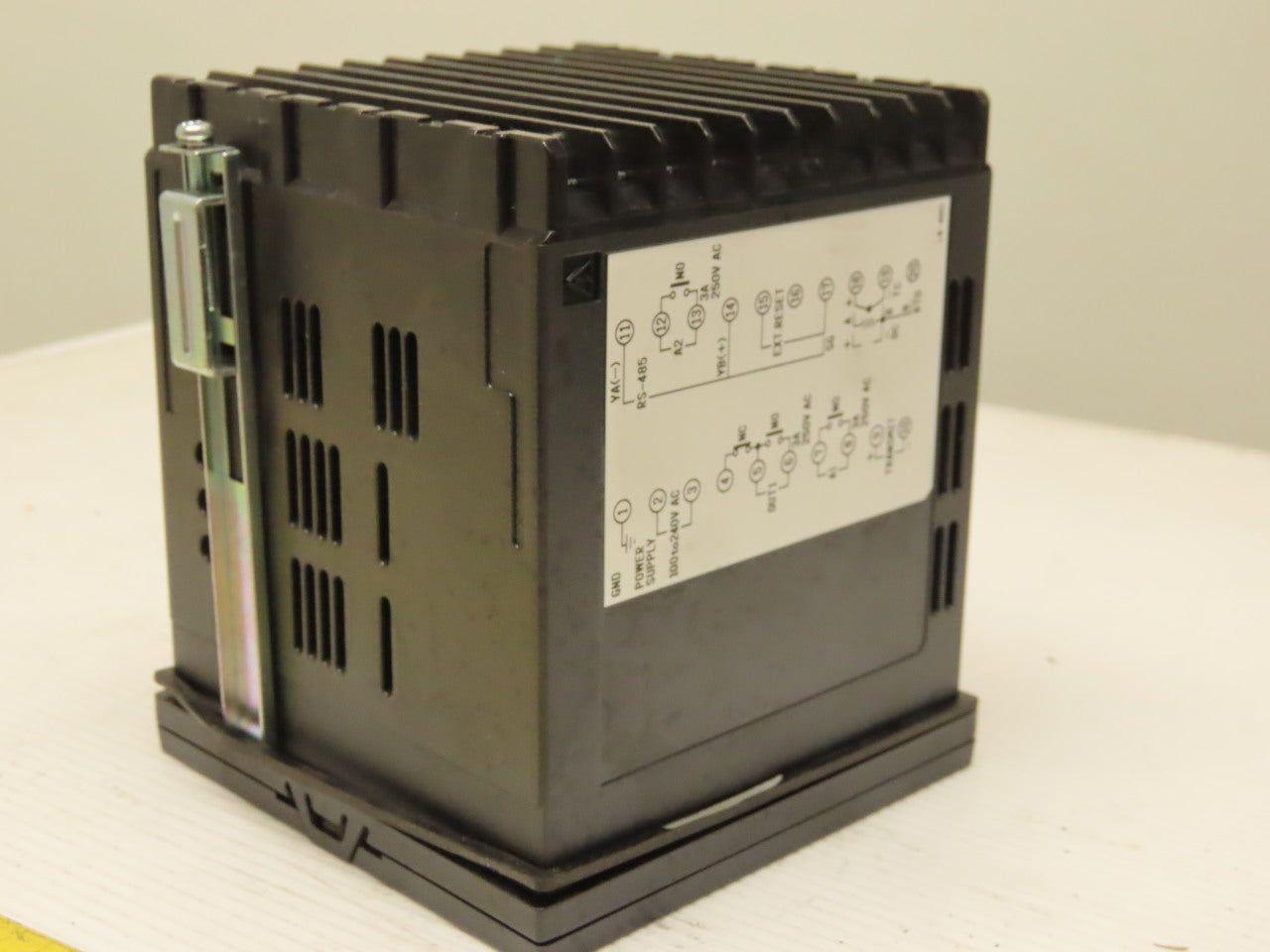 Shinko JCD-33A-A/M Multi-Range 3A 250V 100-240V Digital Indicating Controller