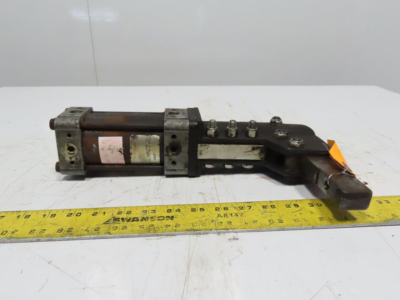 Norgren FU106 A 2A S1 2 1/2 Pneumatic Power Clamp 2-1/2" Stroke 14