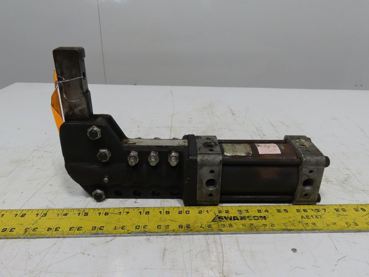 Norgren FU106 A 2A S1 2 1/2 Pneumatic Power Clamp 2-1/2" Stroke 14