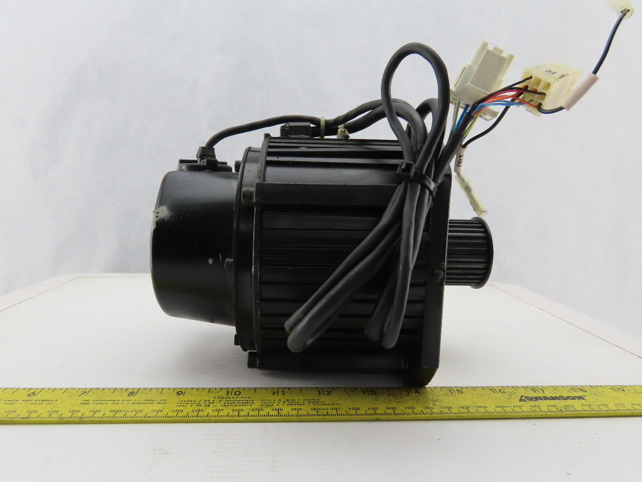 Yaskawa Electric SGMDH-12A2A-YR13 AC Servo Motor Removed From a Motoman YR-UP50