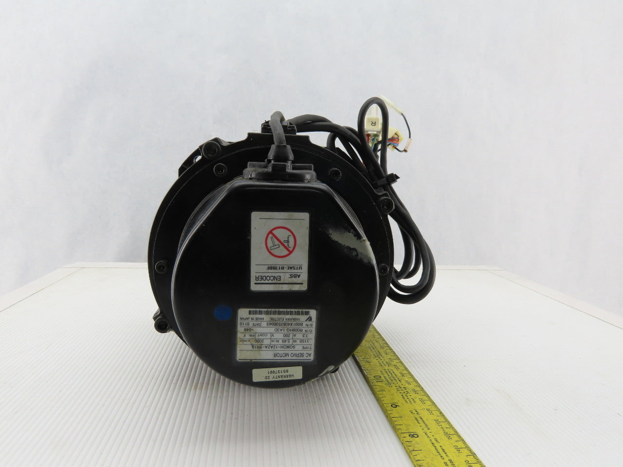 Yaskawa Electric SGMDH-12A2A-YR13 AC Servo Motor Removed From a Motoman YR-UP50
