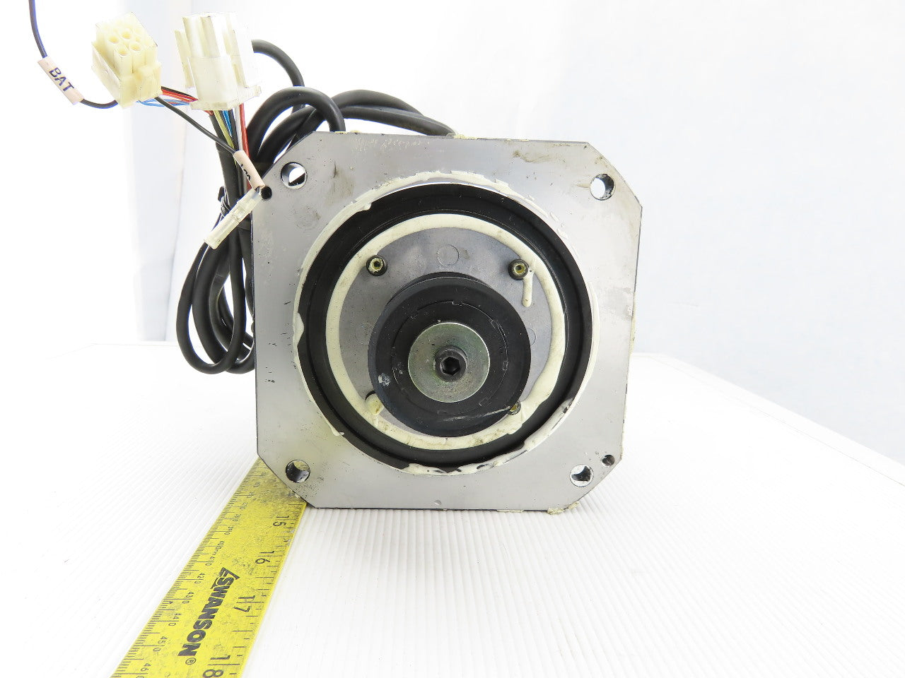 Yaskawa Electric SGMDH-12A2A-YR13 AC Servo Motor Removed From a Motoman YR-UP50