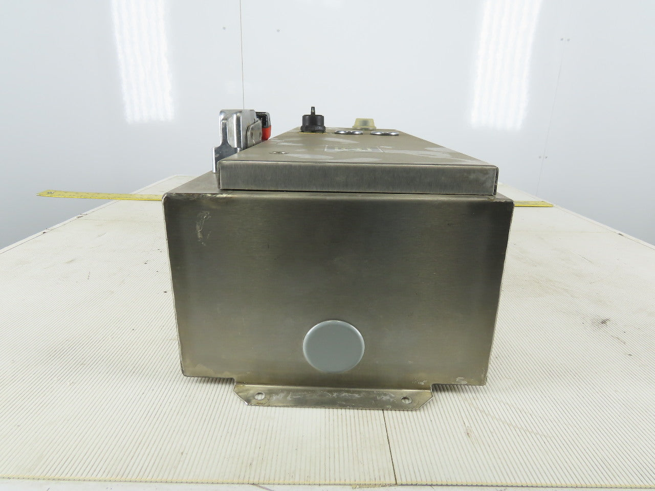 Square D 8538SCW14V81CFF4T 30A 600V 10Hp MAX Stainless Steel Combo Starter