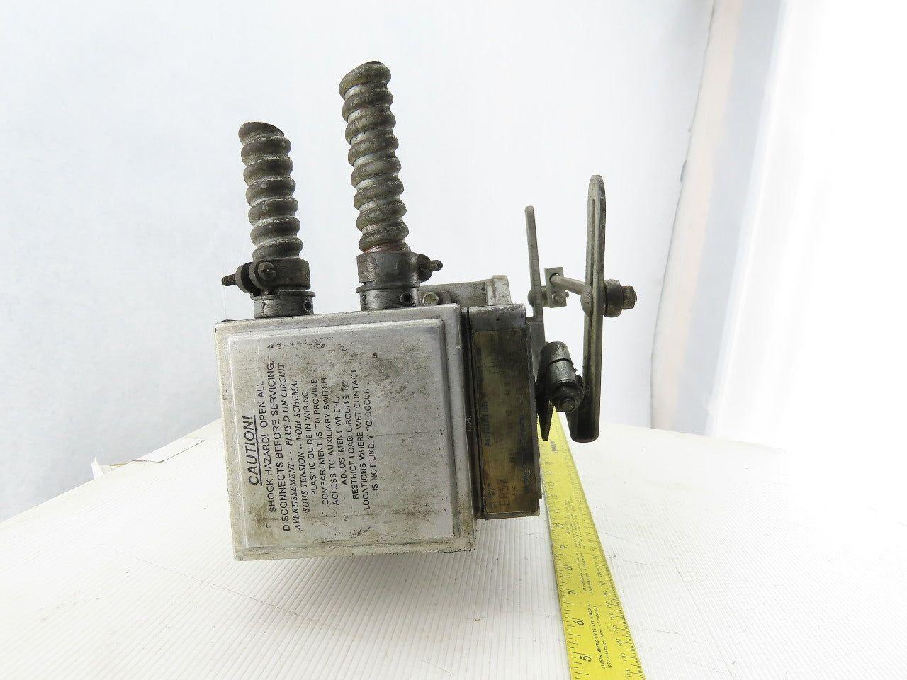 Barber-Coleman EA57 Actuator 0.65A 120V 60Hz 40W W/1008A-3 1-1/2 NPT Gas Valve
