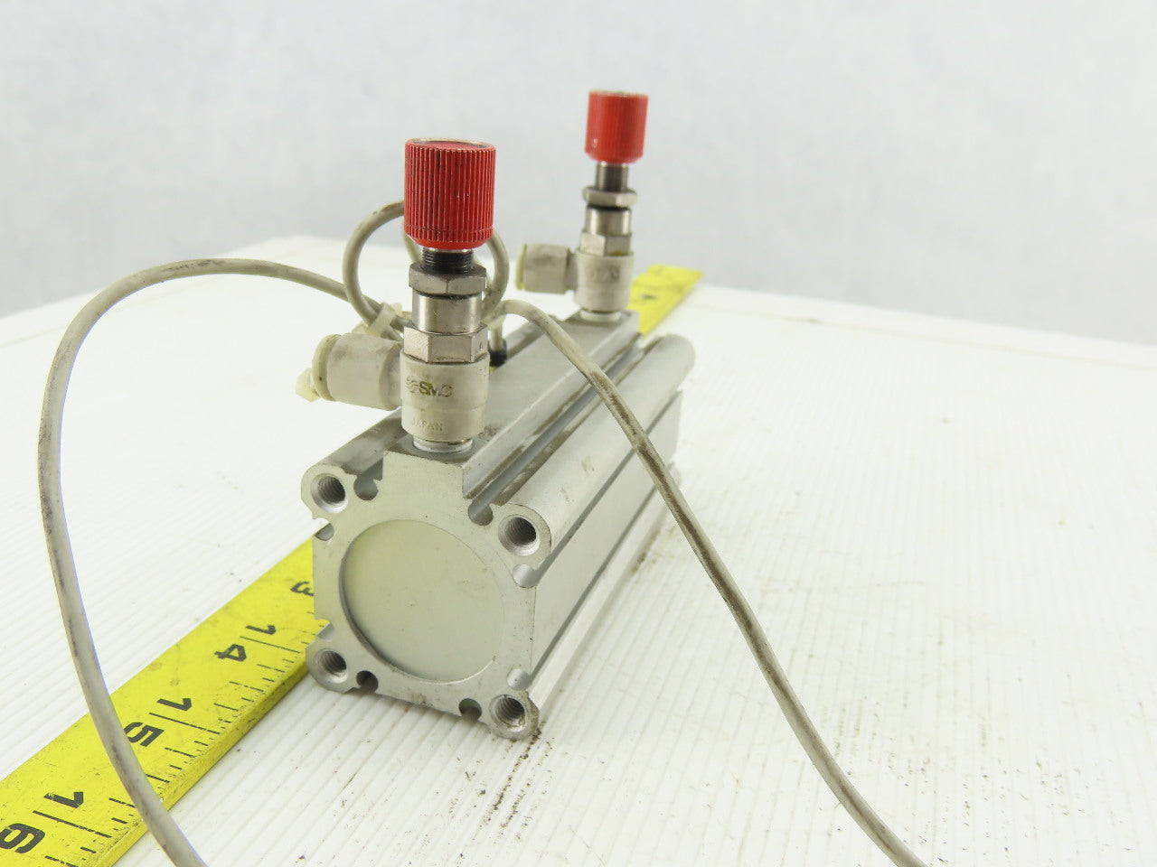 SMC CDQ2A32-75DCZ-A93VL Pneumatic Air Cylinder 32mm Bore 75mm Stroke