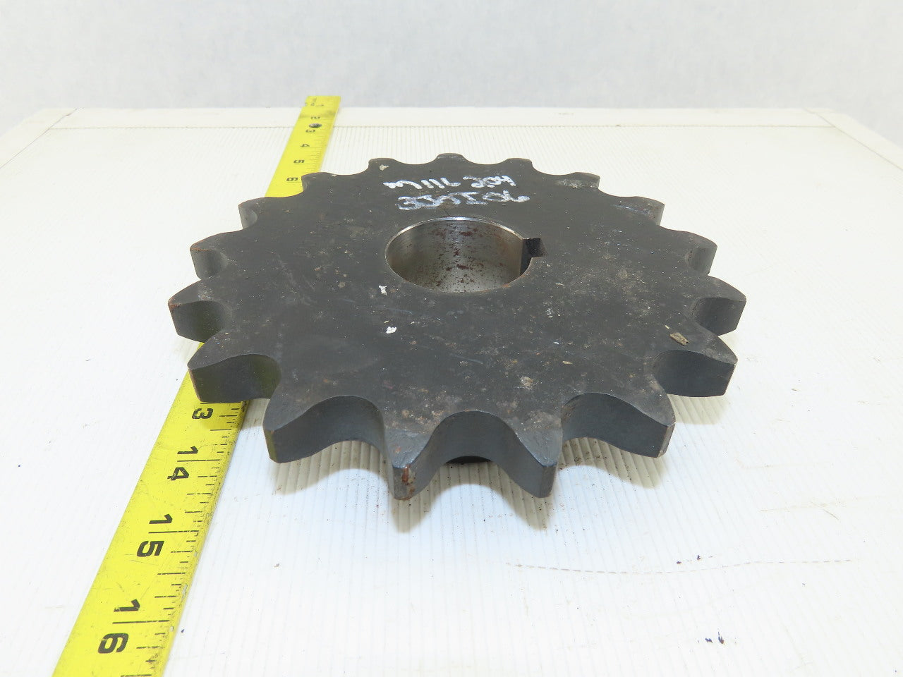 Martin 100BS17 17 Tooth Single Roller Chain Sprocket 1-15/16" Keyed Bore