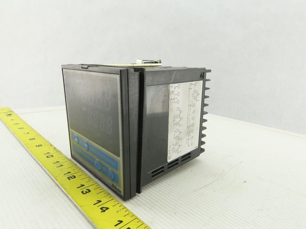 Shinko JCD-33A-A/M Multi-Range 3A 250V 100-240V Digital Indicating Controller