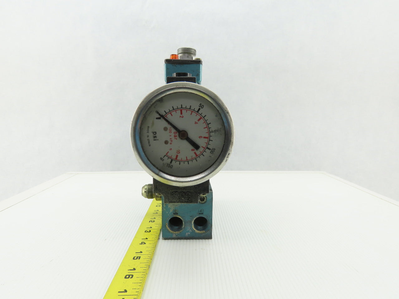 MAC MV-A1C-A251-PM-111DA9 Pneumatic Solenoid Valve W/Base & 120V Coil