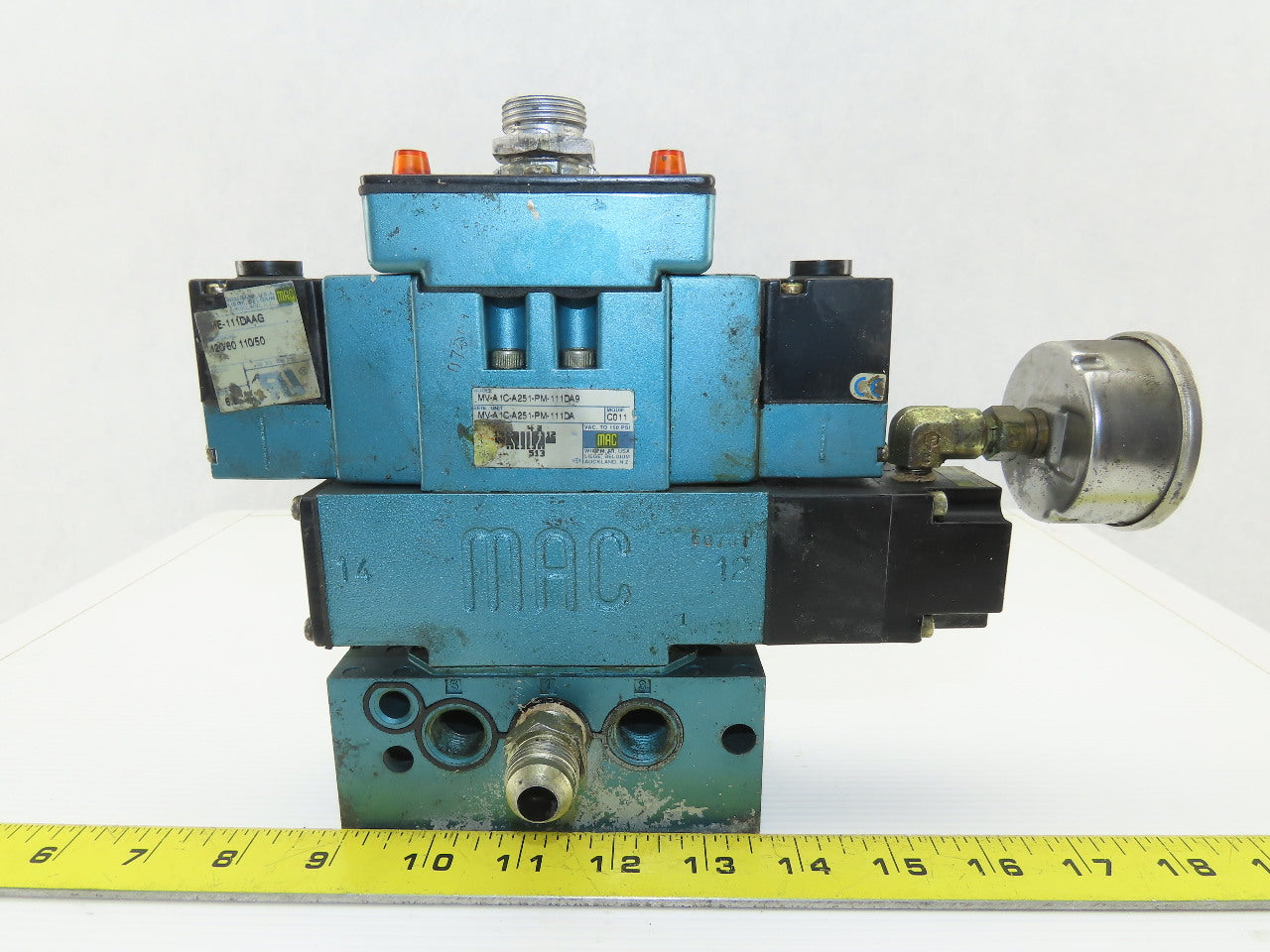 MAC MV-A1C-A251-PM-111DA9 Pneumatic Solenoid Valve W/Base & 120V Coil