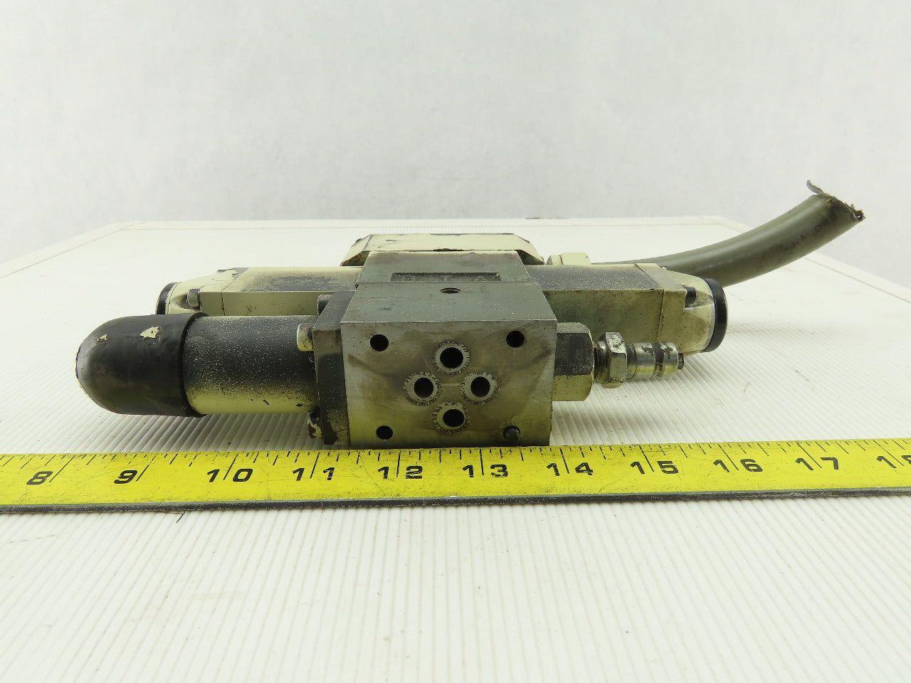Rexroth 4WE6E51/AN9D/5V Hydraulic Solenoid Control Valve