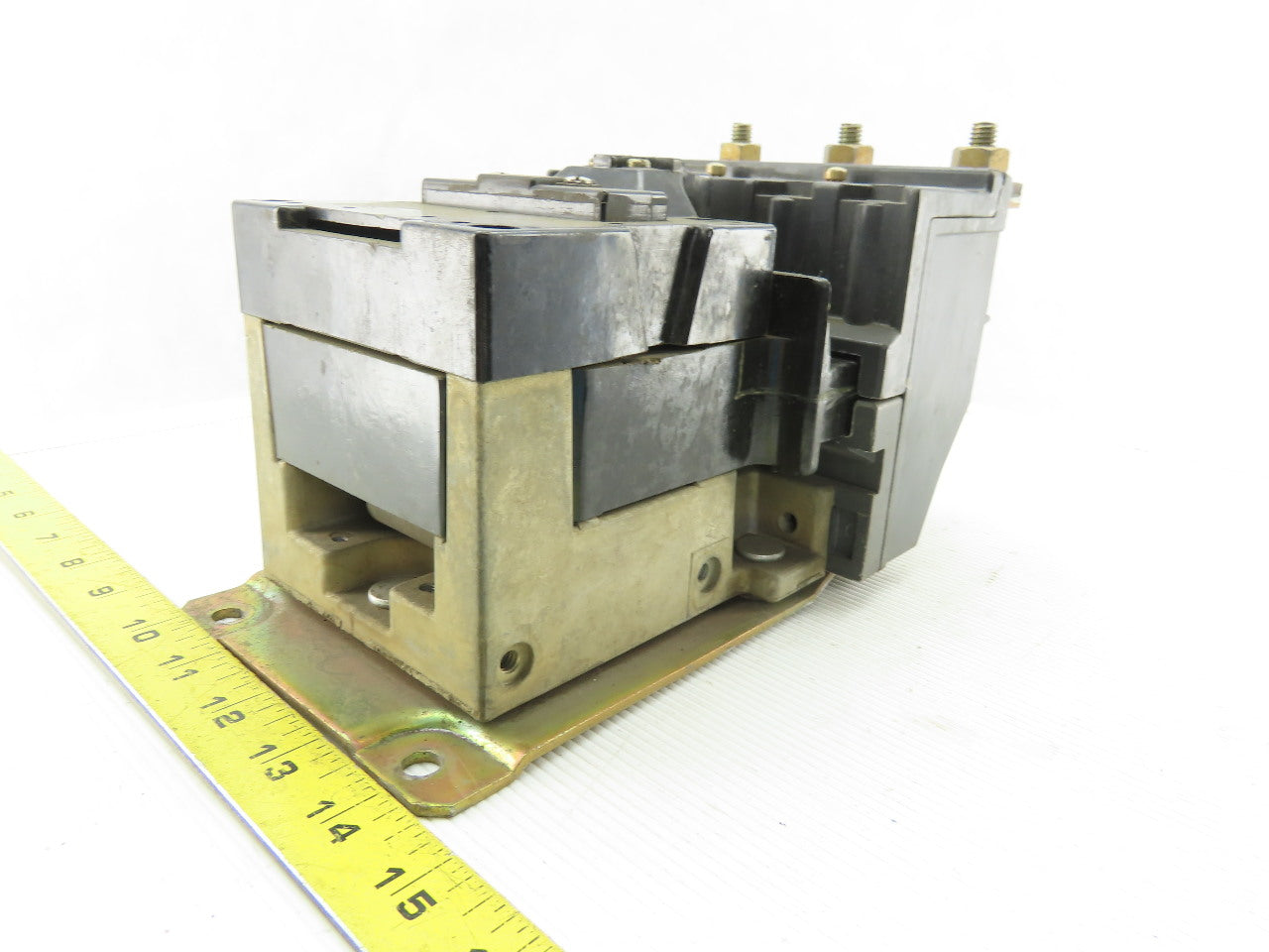 Allen Bradley 702-E0D9347 SER. K Motor Starter Size 4 100HP 600V 135A 120V Coil