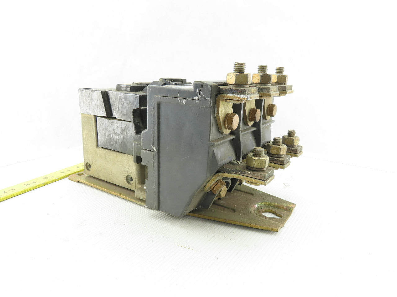 Allen Bradley 702-E0D9347 SER. K Motor Starter Size 4 100HP 600V 135A 120V Coil
