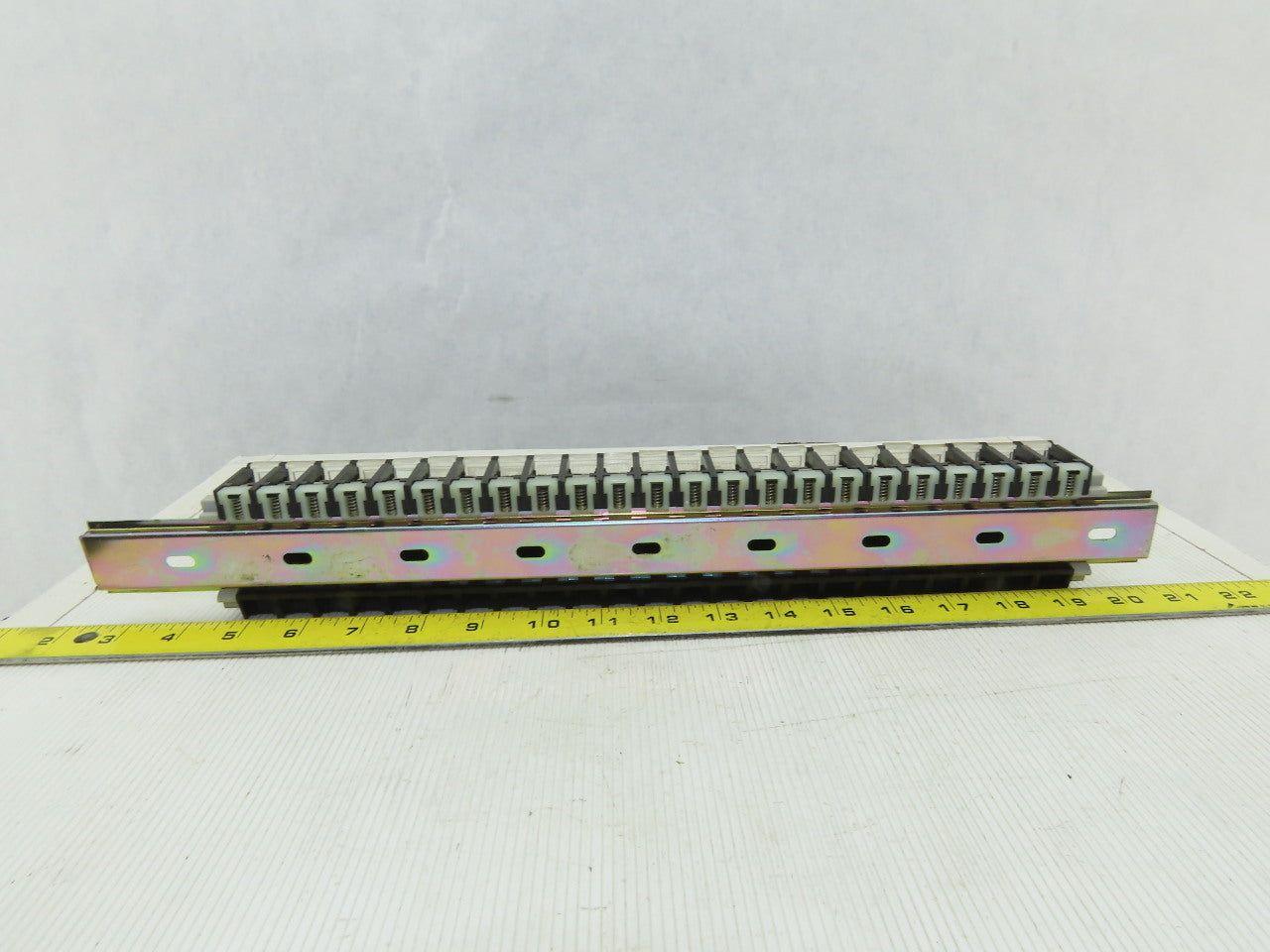 Idec BAF111SDU 24V 10A Fuse Holder W/Indicator 18-10AWG On DIN Rail Lot of 23