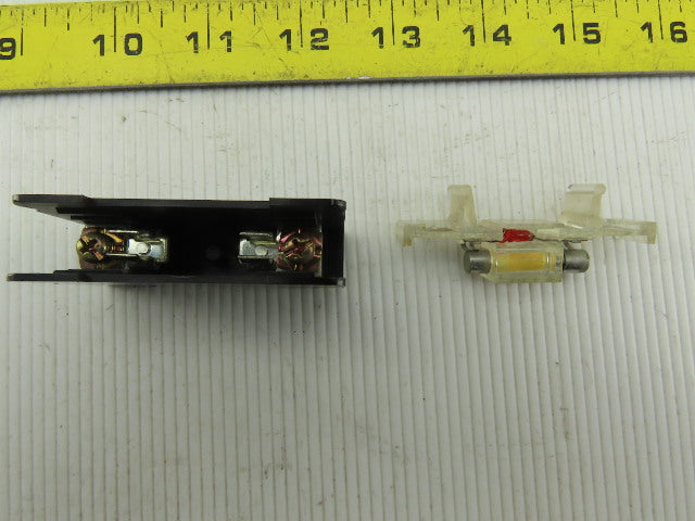 Idec BAF111SDU 24V 10A Fuse Holder W/Indicator 18-10AWG On DIN Rail Lot of 23