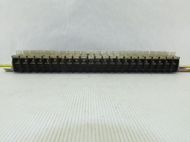 Idec BAF111SDU 24V 10A Fuse Holder W/Indicator 18-10AWG On DIN Rail Lot of 23