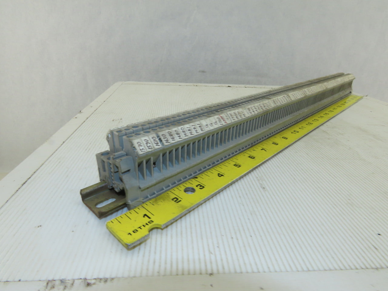 Phoenix Contact UK5 600V 34A 28-10AWG Contact Block On DIN Rail Lot of 94